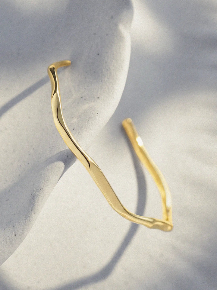 VEER CUFF IN GOLD VERMEIL
