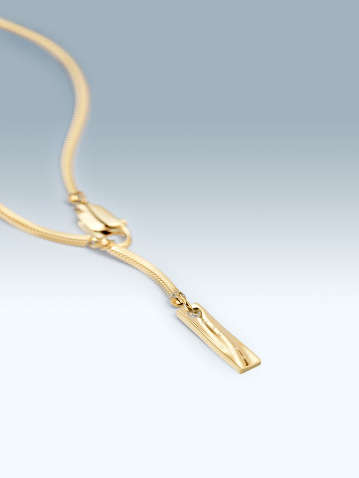 عقد بتصميم سلسلة مربعة