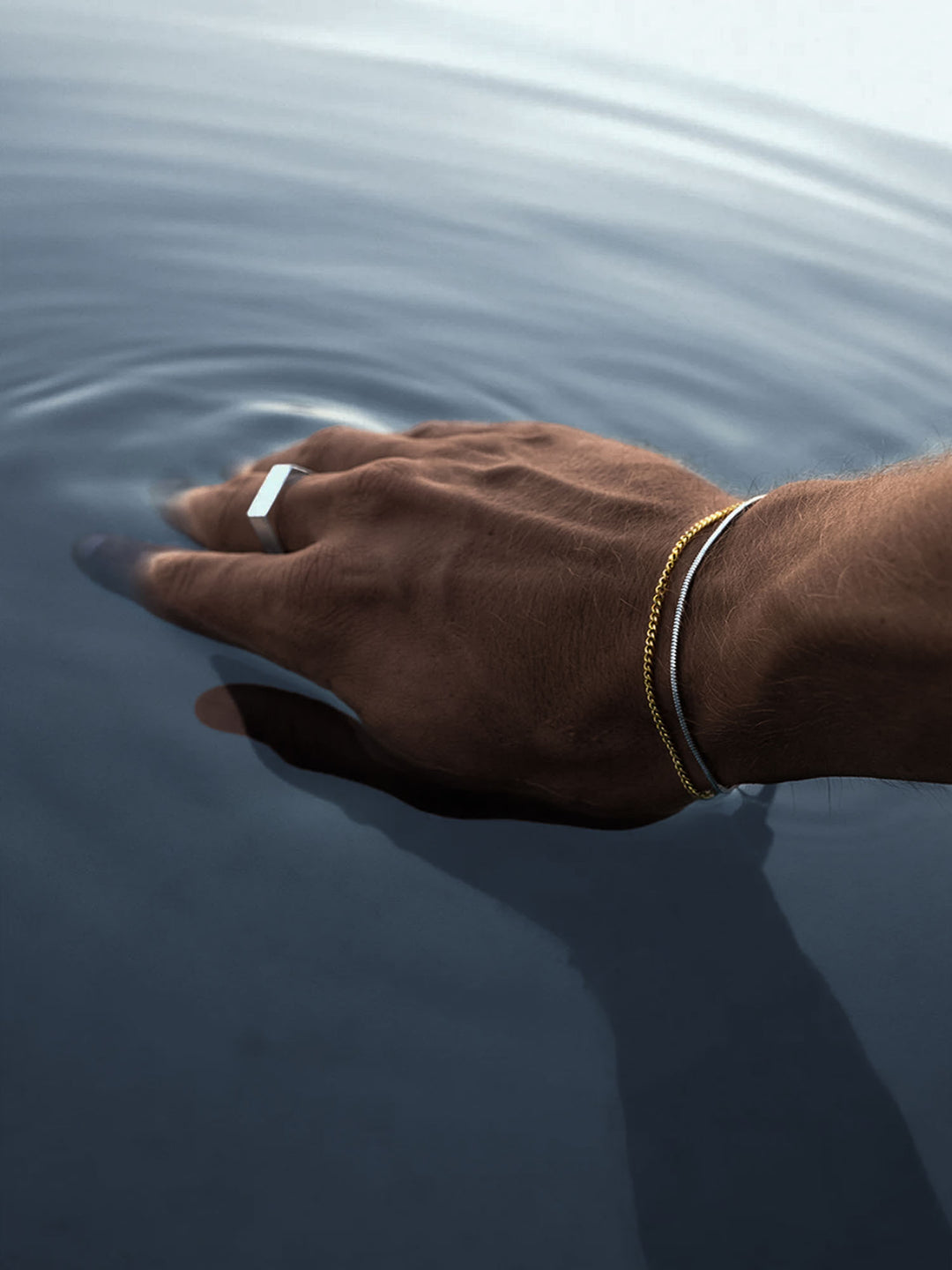 سوار ناعم بتصميم سلسلة