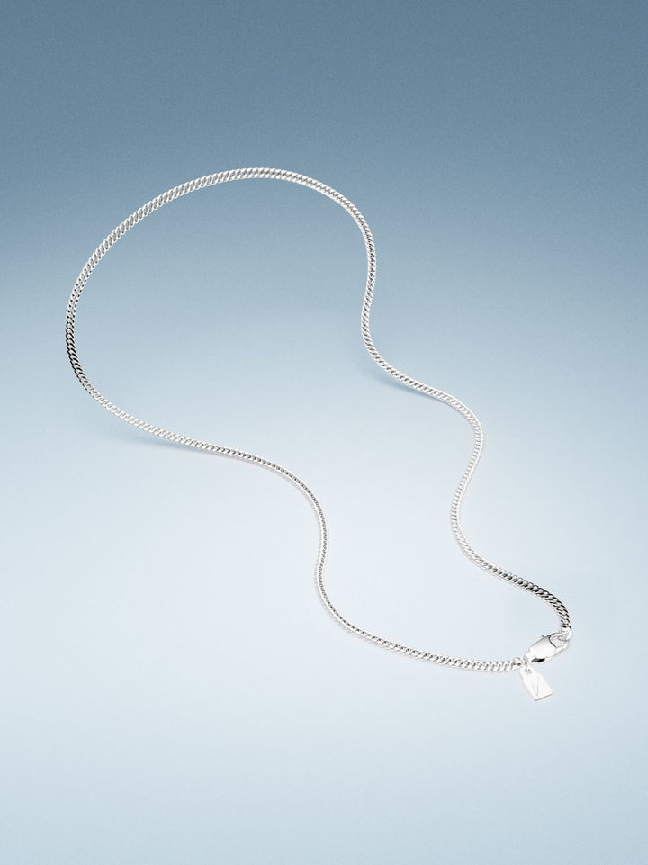 MINIMAL CHAIN NECKLACE