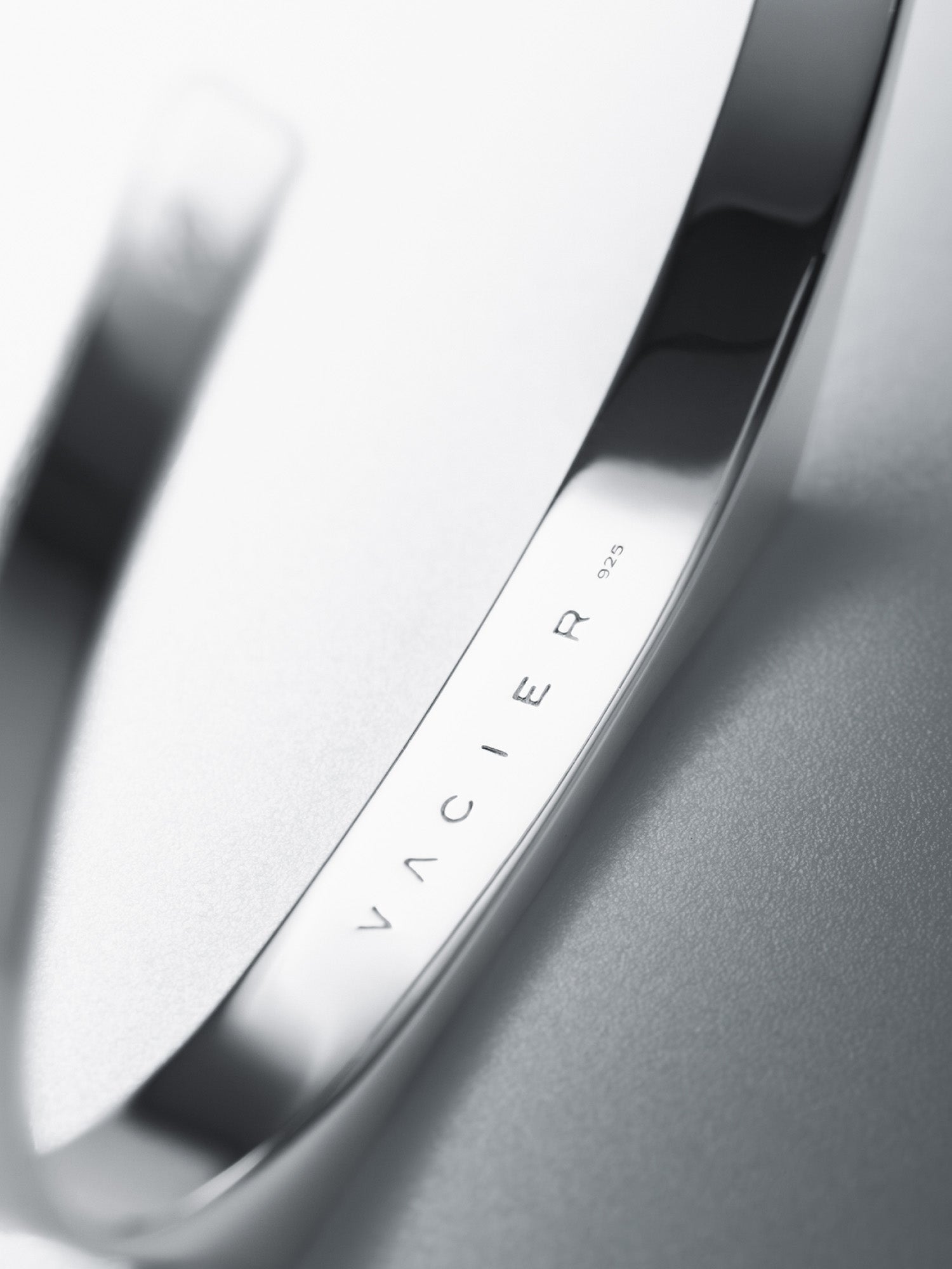 Ripple Signet Cuff in Silver - Minimal Jewelry for Men – Vacier