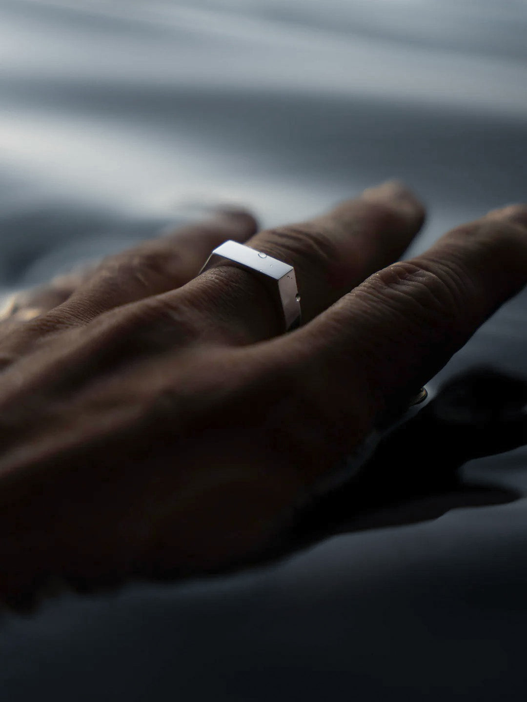 خاتم  فضة مميز بقياس موحد