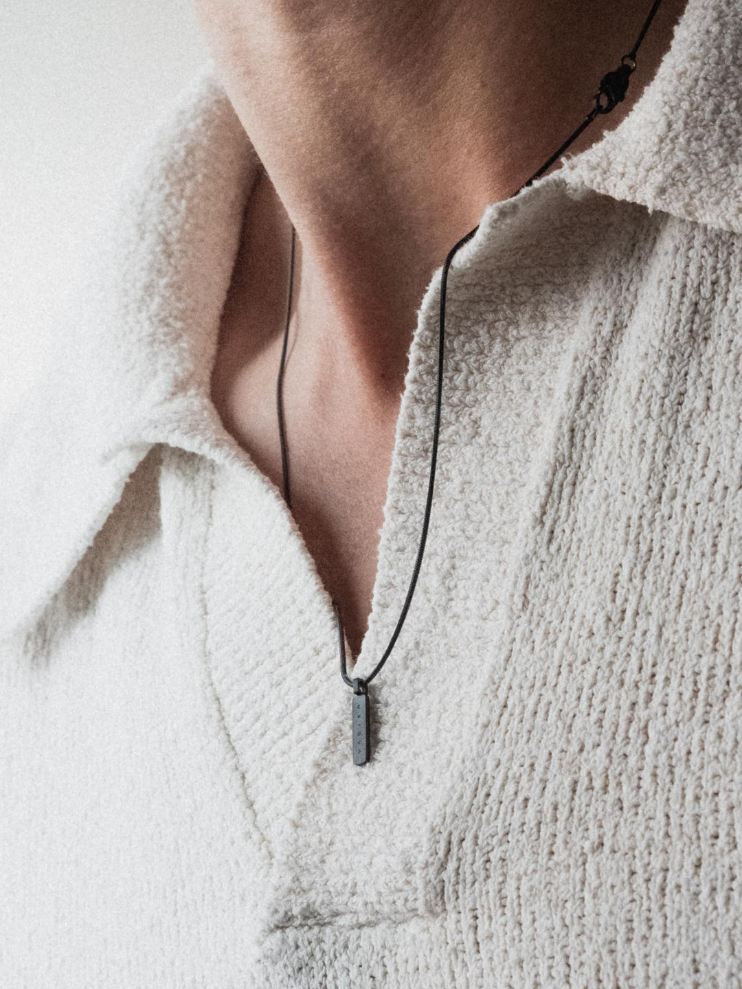 SQUARE PENDANT NECKLACE