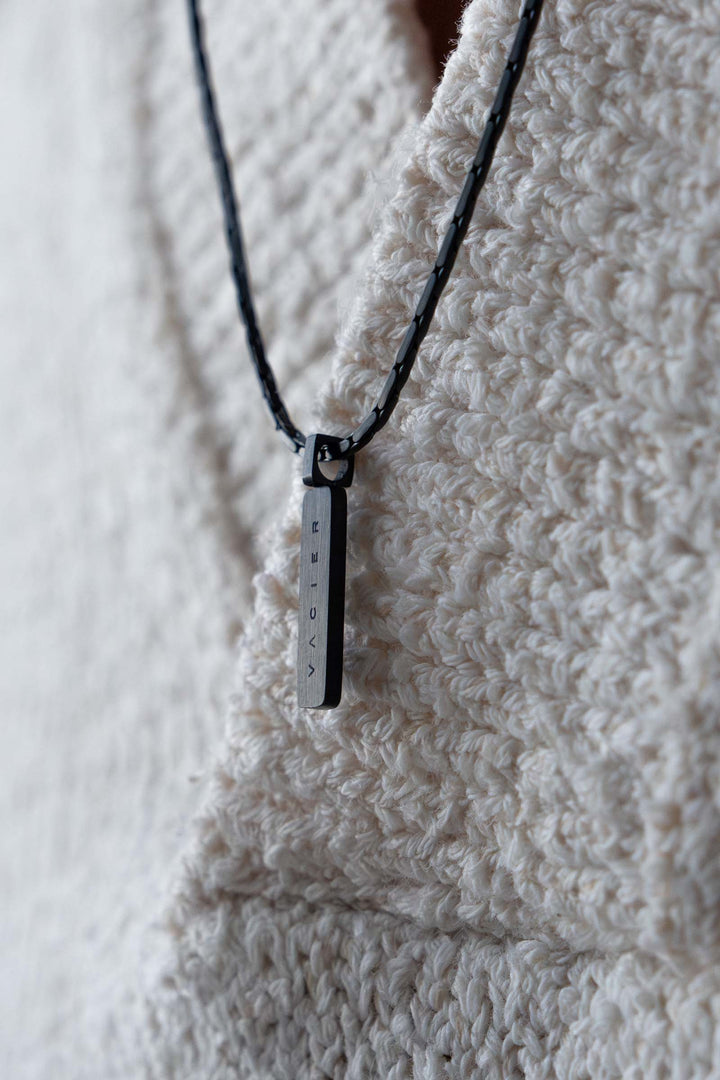 WIRE PENDANT NECKLACE