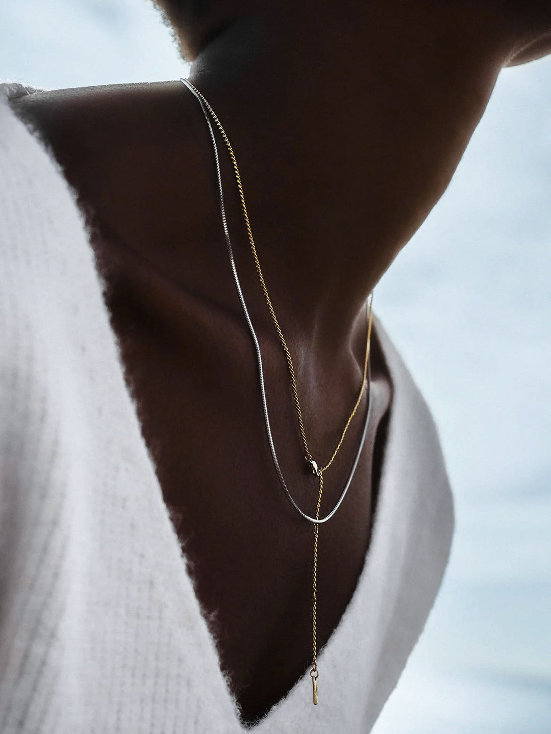 عقد بتصميم سلسلة مربعة