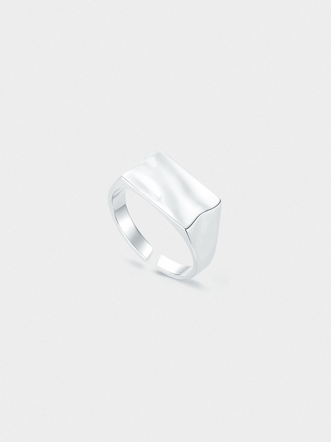 BAGUE SIGNET RIPPLE EN ARGENT