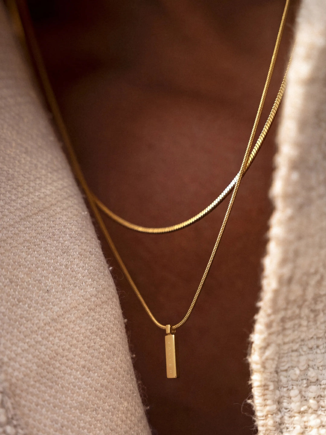 COLLANA CON PENDENTE SQUARE