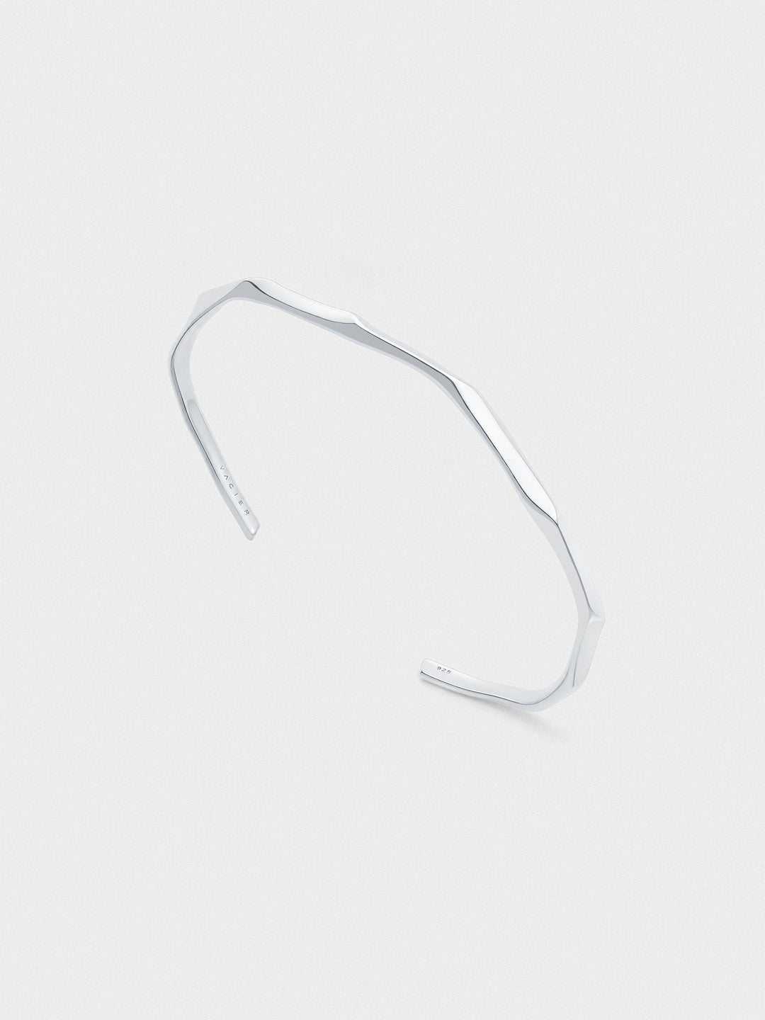 VEER CUFF IN SILVER