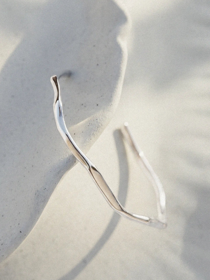 VEER CUFF IN SILVER