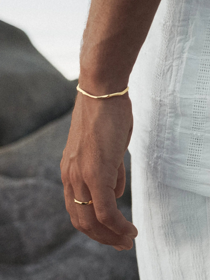 VEER CUFF IN GOLD VERMEIL