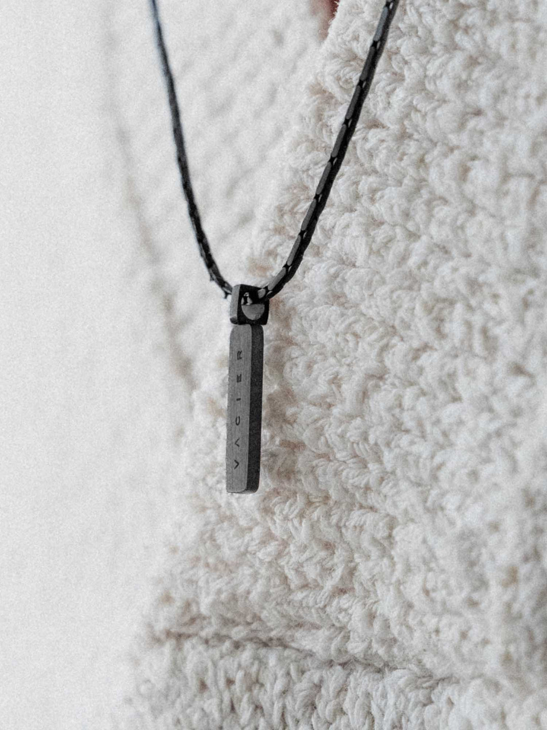 COLLIER FIL AVEC PENDENTIF 