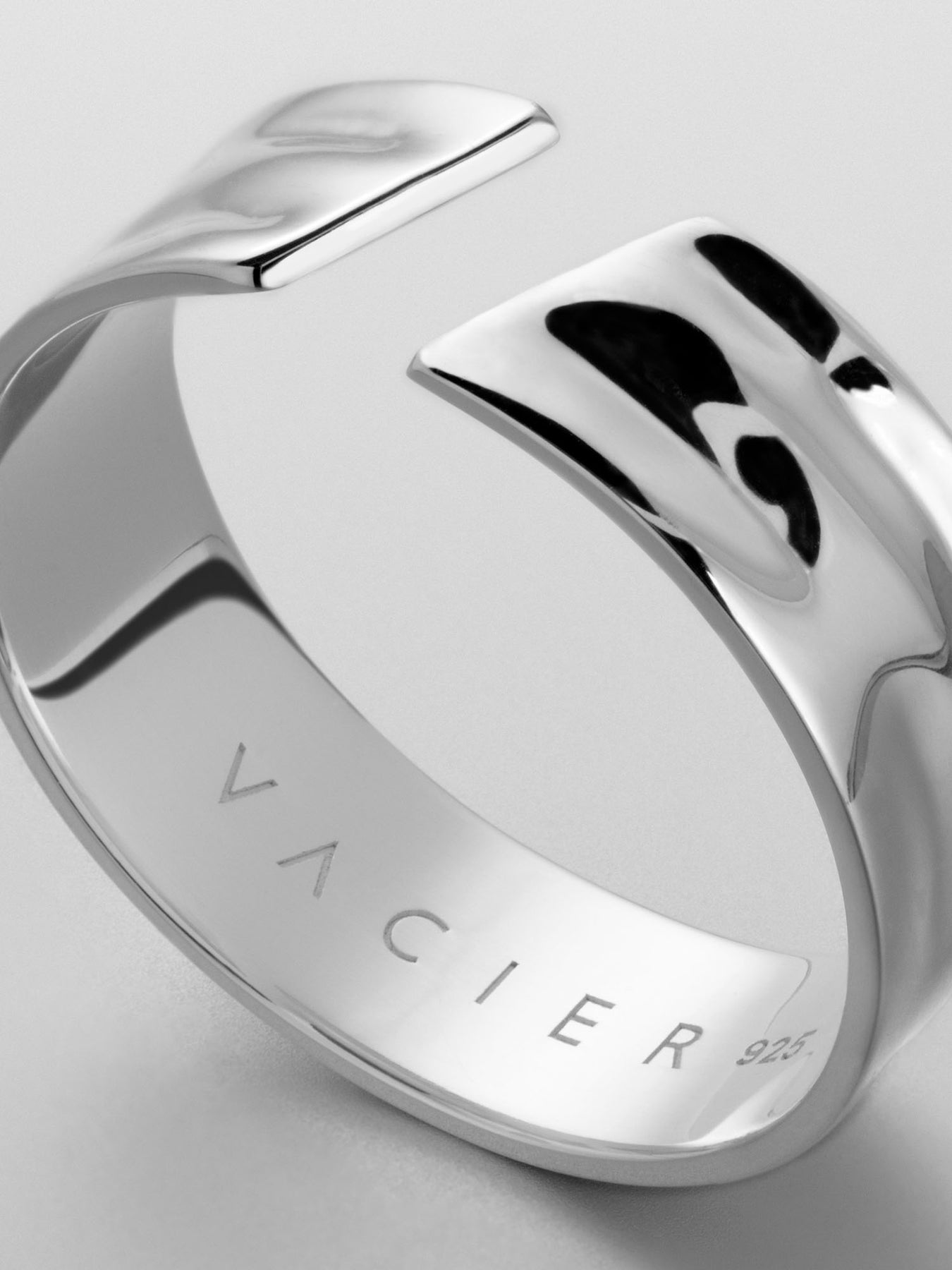 Silver Cloth – Vacier