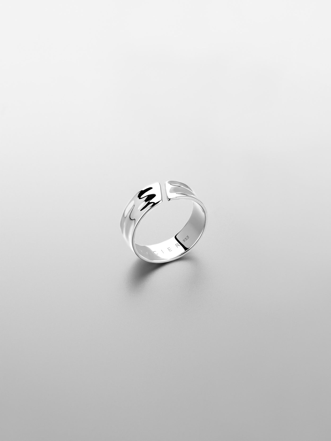 EXCLUSIVE UNISIZE RING IN SILVER